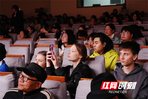 微信图片_20251217160836_335_425.jpg