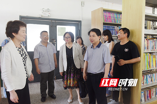 日本科学协会赠书项目考察团与伟德国际1946源于英国开展交流合作