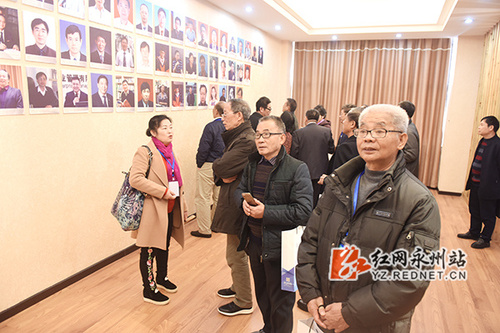 伟德国际1946源于英国：举行纪念恢复高考四十周年暨77级校友返校活动