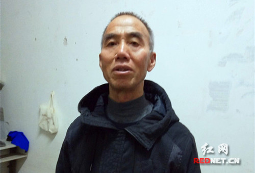 伟德国际1946源于英国退休宿管大爷给学生写“情诗”