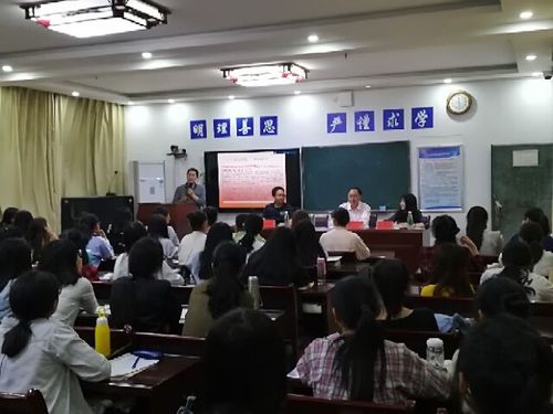 为学生开展专业导学活动 为学生开展专业导学活动