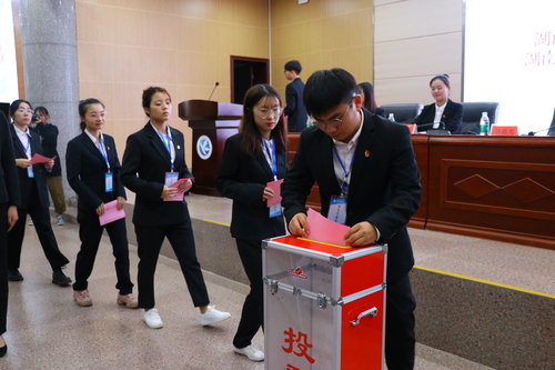 28CFA9E865BB88CB09BE46D5344A3A84