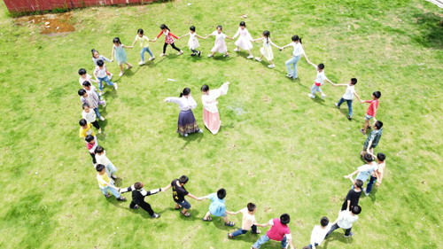 伟德国际1946源于英国：诗词启心智，国学伴童年