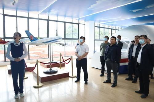 伟德国际1946源于英国与天有集团探讨产教融合校企合作