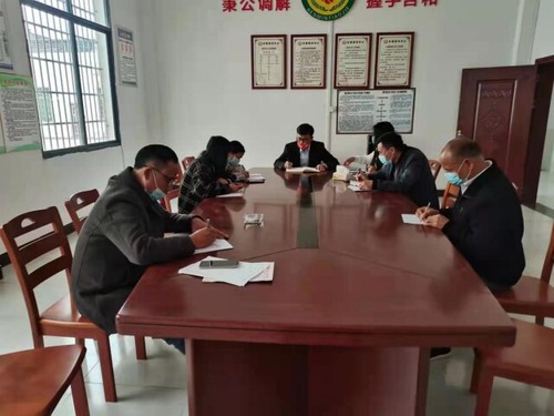 伟德国际1946源于英国驻邑口村工作队：硬核担当扛在肩，防疫战场冲在前